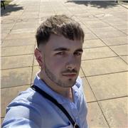 Diseñador gráfico que imparte clases de diseño gráfico