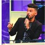 Profesor titulado de Canto, con más de 10 años de experiencia, imparte clases presenciales y online