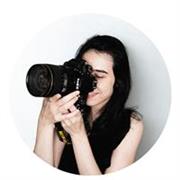 Fotógrafa Profesional con título terciario (IMDAFTA) y +10 años de experiencia al frente de mi estudio en Wilde Centro. Especialis