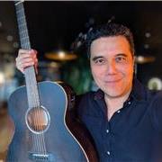 I give private lessons tailored to the student's level and learning needs