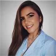 Profesora presencial en apoyo a la enseñanza de los niños