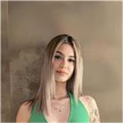 profesora de español nativo, con años de experiencia.
 