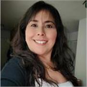 profesora titulada en tecnología de la información y habilidades digitales para adultos y adultos mayores