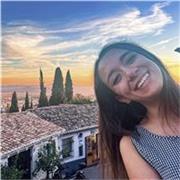Studentessa magistrale impartisce ripetizioni di latino
