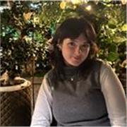 Stai cercando una ragazza giovane che affianchi tua figlia o tuo figlio nello svolgimento dei compiti estivi? Eccomi!