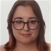 Soy una estudiante del Grado en Turismo, con gran conocimiento en distintas lenguas, sobretodo en inglés (C1).