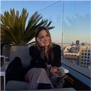 Muy responsable, trabajadora y dinámica. Se me dan muy bien los niños y adolescentes! Puedo enseñar desde primaria hasta bachiller