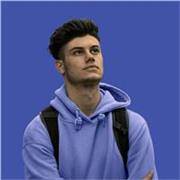 Livello dopo livello photoshoppiamo con il pennello e sfumiamo con qualche effetto