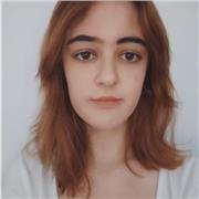 Estudiante de ingeniería robótica como profesora para apoyo escolar en matemáticas