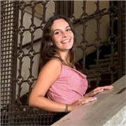 Studentessa universitaria disponibile per supporto compiti online rivolto a studenti della scuola primaria e secondaria di primo g