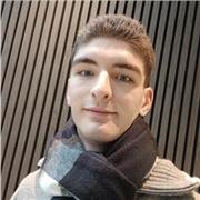 Coach sportif, bac option maths expertes et option cinéma. A l’aise dans toutes les matières allant jusqu’à la première.