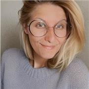 Je transforme les devoirs en moments ludiques de compréhension. Fini la corvée, place à la découverte et à la confiance en soi