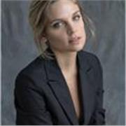 Profesora de derecho, ingles, lengua. Graduada de Doctora en Derecho, dicto clases de derecho, lengua e ingles