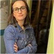 Soy profesora de inglés con más de 15 años de experiencia. Trabajo con adultos y profesionales que quieren mejorar su comunicación