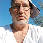 Pittore con esperienze di insegnamento privato dalla tecnica virtuosa impartisce lezioni di Disegno e Pittura a olio e acquerello per liceali ,accademici e amanti della pittura