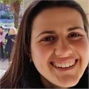 Inaegnante di italiano a bambini o persone che non conoscono la lingua