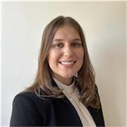 Erfahrene Mathe-Tutorin unterrichtet Schüler aus allen Klassenstufen