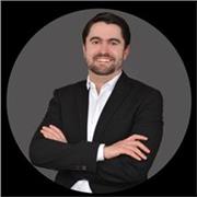 Clases de teoría y práctica legal para estudiantes y abogados en formación