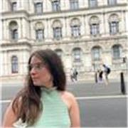 Atenta, paciente, creativa.
Ingles,  refuerzo primaria, castellano 