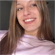 Chica de 20 años ofrece clases particulares de apoyo escolar para alumnos de primaria en matemáticas, lengua, inglés y valenciano