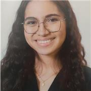 Hola, soy María, estudio composición musucal y estoy acá para ayudar a todas aquellas personas que desean adentrarse en este fantástico mundo de la música y tengan pasión para ella