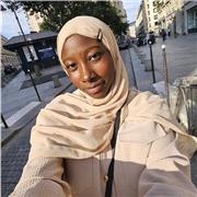 Lycéenne en classe de terminale, disposant du niveau B2 en anglais certifié par Cambridge.