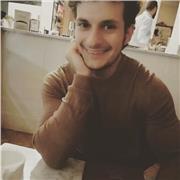 Avete bisogno di un insegnante di musica a tutti gli effetti? Allora, faccio al caso vostro, ho le basi per insegnare su tutti i generi musicali sulla chitarra, insegno soprattutto teoria musicale!