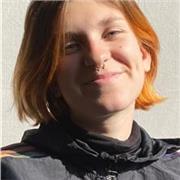 Madrelingua francese e conversatrice in licei linguistici, offro lezioni private online o in presenza per tutti i livelli.