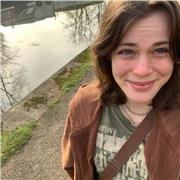 I give private lessons tailored to your levels and learning needs.