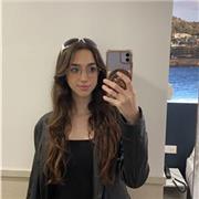 Chica sociable y responsable que le encantan los niños