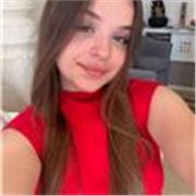 Estudiante de grado universitario en psicología y graduada en bachillerato científico con matrícula de honor