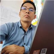 Profesor de química para estudiantes de nivel secundaria