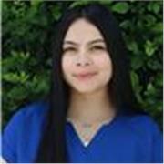 Licenciada en Ciencias sociales, economía y política y filosofía