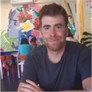 Ingeniero en telecomunicaciones. Màster en formación del profesorado
