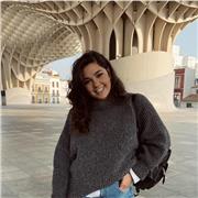 Imparto clases de sociales e historias a alumnos de edad avanzada, y edad entre 10-18 años. Soy licenciada en derecho, y actualmente estoy cursando integración social. Mi vida laboral se ha basado en el sector económico, por lo que también podría ser un a