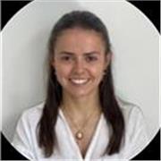 Cuidadora de niños/niñas y profesora de primera general