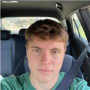Estudiante de Grado de Física de cuarto, apto para enseñar matemáticas, física e inglés nivel bachillerato. Me puedo desplazar en San Cristóbal de La Laguna y/o dar clases online.