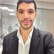 Consulente finanziario impartisce lezioni di ragioneria, economia aziendale e geografia economica