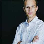 Studente laureato triennale in Filosofia ed appassionato di storia