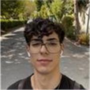 Laureando in Psicologia, ho studiato per 8 anni pianoforte e canto, offro aiuto compiti e studio assistito in tutte le materie