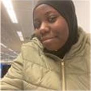 Buenas, me llamo Fatou tengo 16 cuento con permiso para trabajar y me gustaría mucho trabajar soy una persona organizada.