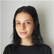 Profesora de apoyo escolar para formación en inglés