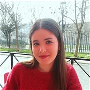 Graduada en psicología ofrece apoyo y orientación educativa