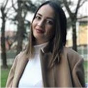 Insegnante di lingue e materie umanistiche, con 6 anni di esperienza. Non esitare a contattarmi!
