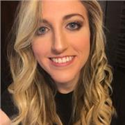 Profesora de apoyo escolar especializada en ciencias