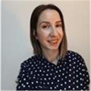 Professeure d’anglais avec expérience, j’aide enfants et adultes à parler anglais avec assurance, à leur rythme.