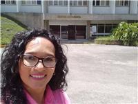 Profesora de Química imparte clases virtuales de ciencias básicas