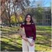 Profesora de matemáticas. Realizó clases de contenidos de colegio y universidad