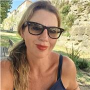 Insegnante di lettere impartisce lezioni