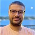 Esnek, sabırlı ve deneyimli eğitmen; her seviyeye ders veriyorum